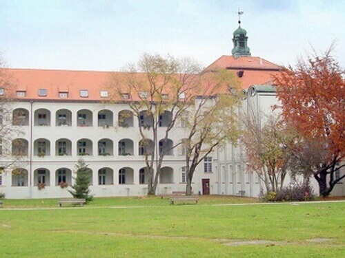 Ортопедическая клиника Харлахинг