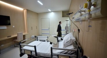 Американский госпиталь в Париже