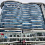 Университетская больница Лив Истинье