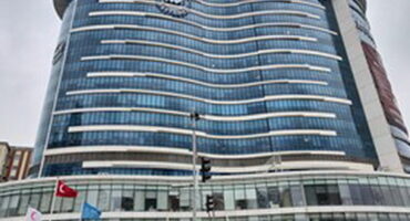 Университетская больница Лив Истинье